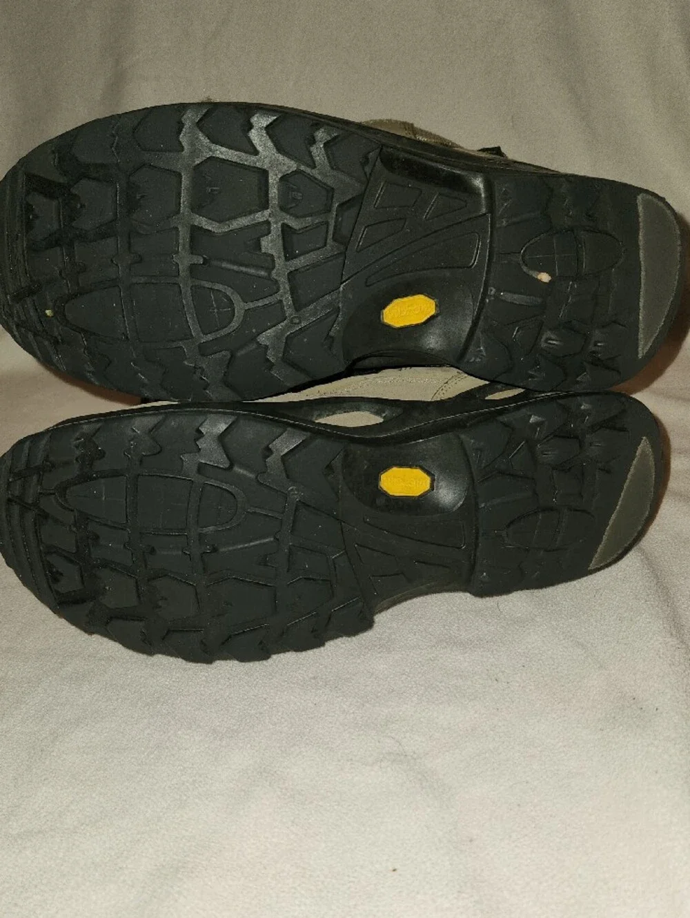 Lowa Men's Taupe and Black Hiking Boots